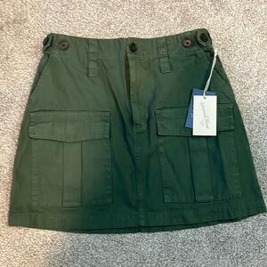 Universal Thread Utility Skirt